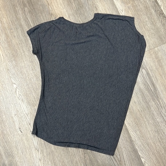 Athleta Threadlight Relaxed Top Gray Asymmetrical, size small - Picture 5 of 5